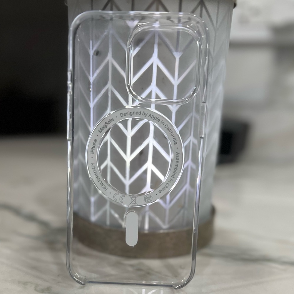 IPhone 13 Pro Clear Case with MagSafes - Picture 4 of 4